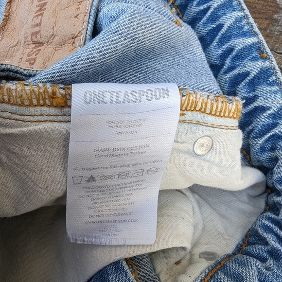 One Teaspoon Kansas Cut Off Trucker Shorts - Picture 6 of 12